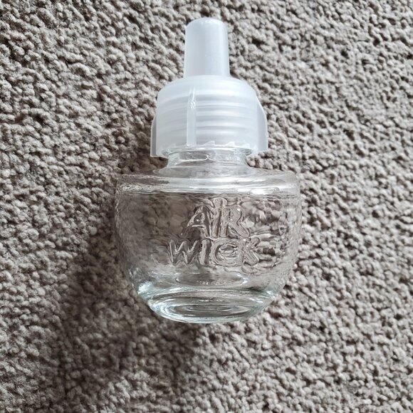 100 Piece Arts & Crafts Heavy Glass Bottle Containers Complete W/Caps - Air Wick - Picture 2 of 6